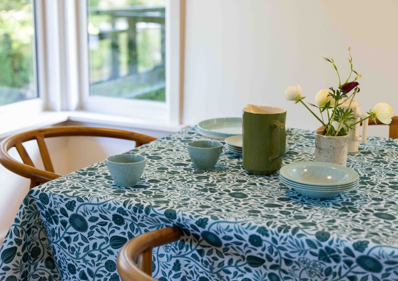 Nouveau Green Cotton Linen Tablecloth