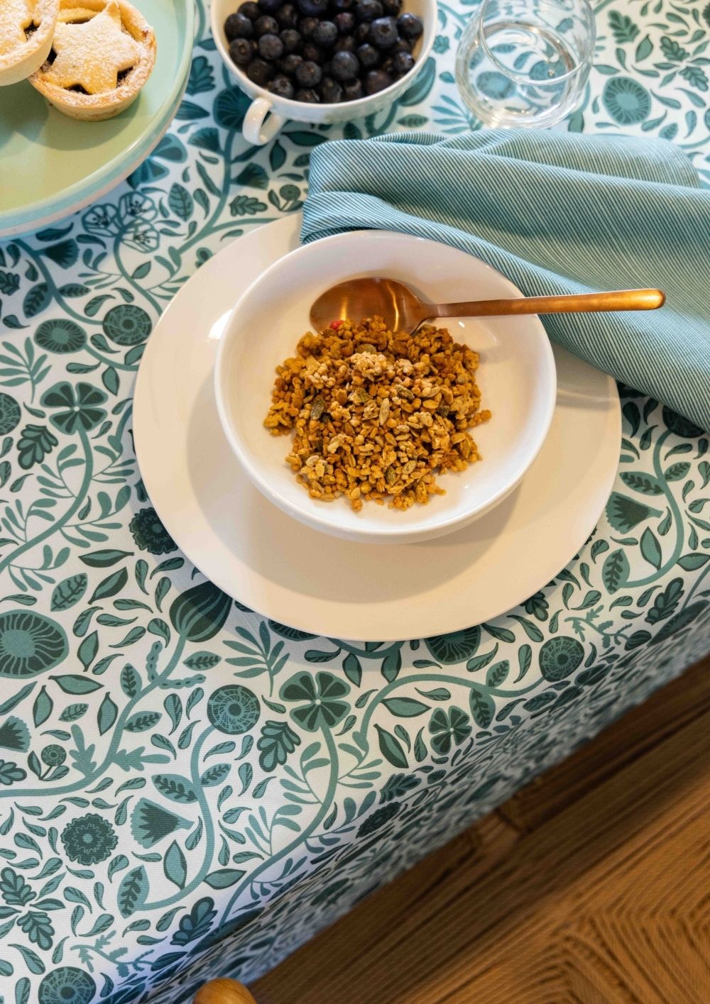 Nouveau Green Cotton Linen Tablecloth